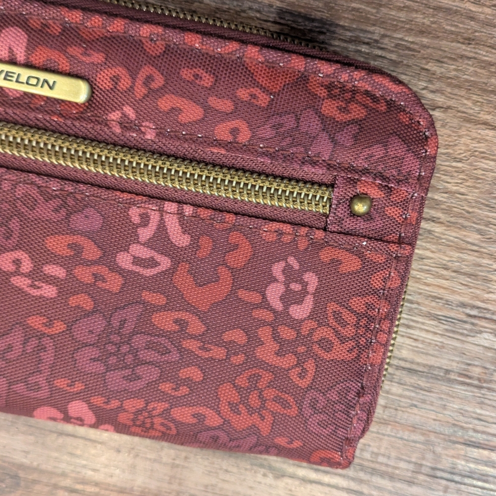 NWT Travelon Wallet Wristlet Purse Safe ID RFID Blocking Burgundy Floral - Picture 12 of 14